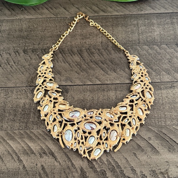 Elegant Gold and Iridescent Statement Necklace - Picture 14 of 16